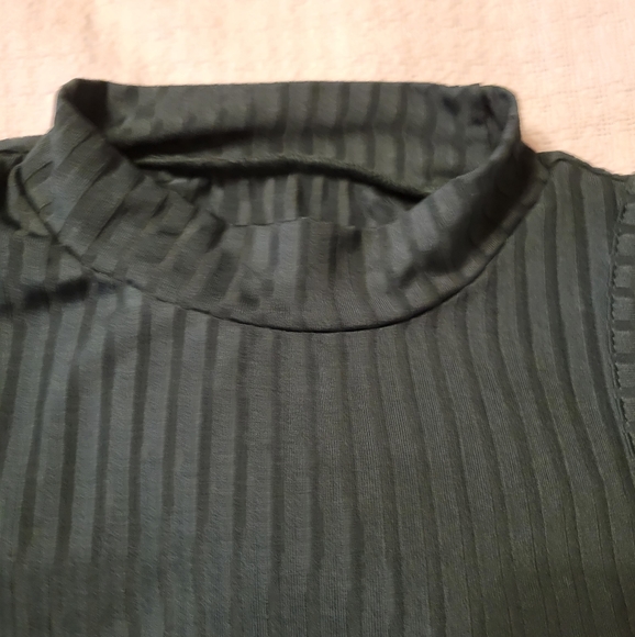 HALTER TOP GREEN STRAPPY TANK TOP - Picture 3 of 5